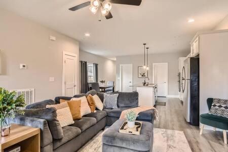 New Build 5 Min To Broadway Sleeps 10 Villa Nashville Eksteriør billede